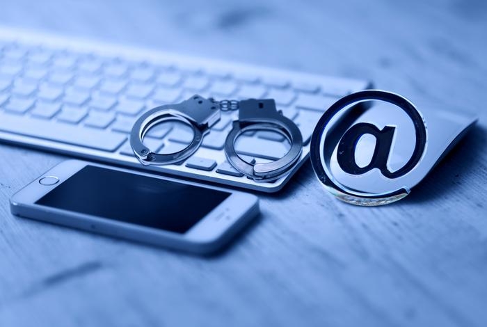 半挂安全短信：守护货运安全的重要防线